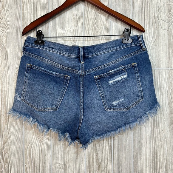 We The Free Distressed Exposed Pocket Jean Shorts with Frayed Hem Size 31 - Picture 7 of 15